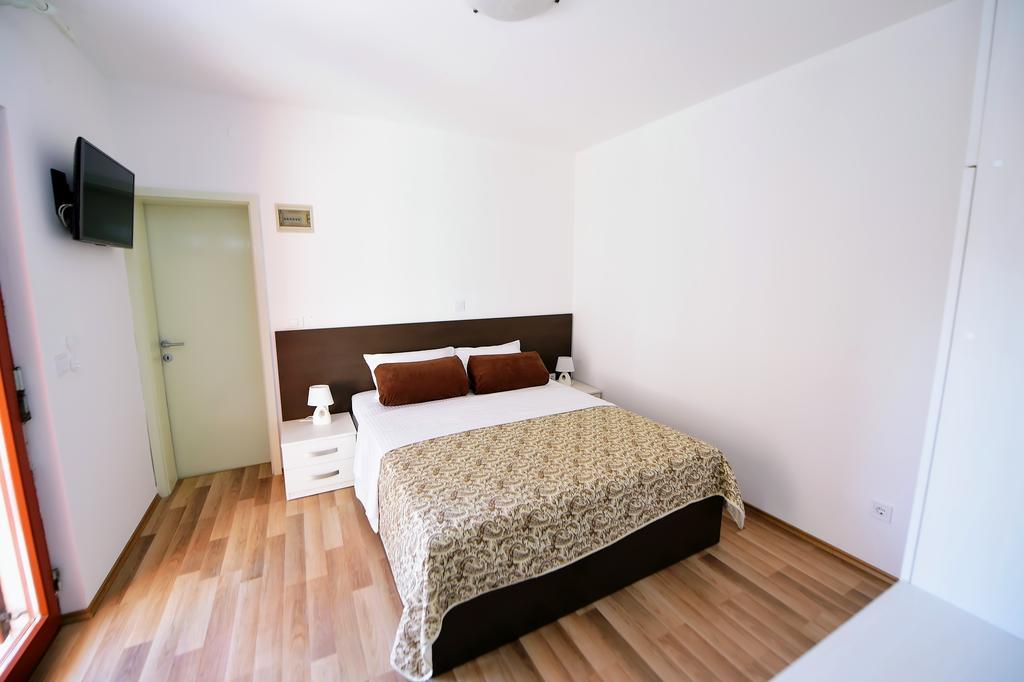 Apartments Zdjelar Пореч Экстерьер фото