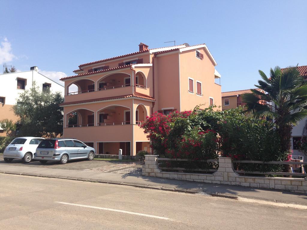 Apartments Zdjelar Пореч Экстерьер фото